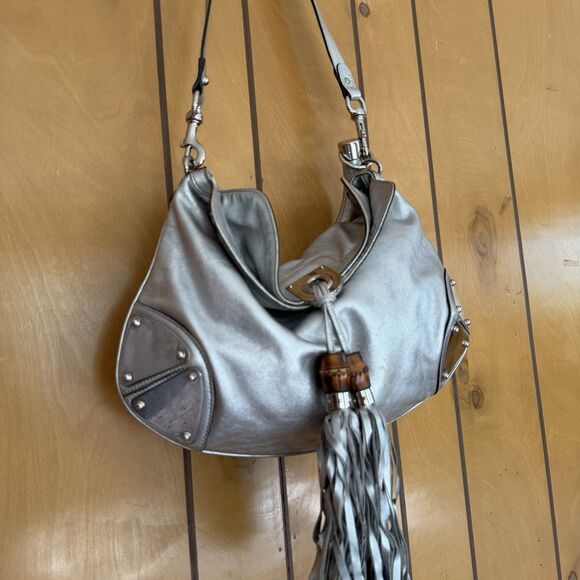 Authentic GUCCI Metallic Silver Leather Medium Indy Babouska Top Handle Bag - Picture 2 of 16